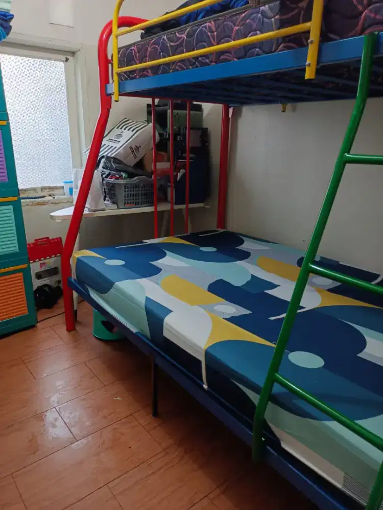 Jual ranjang besi susun beserta springbed atas bawah