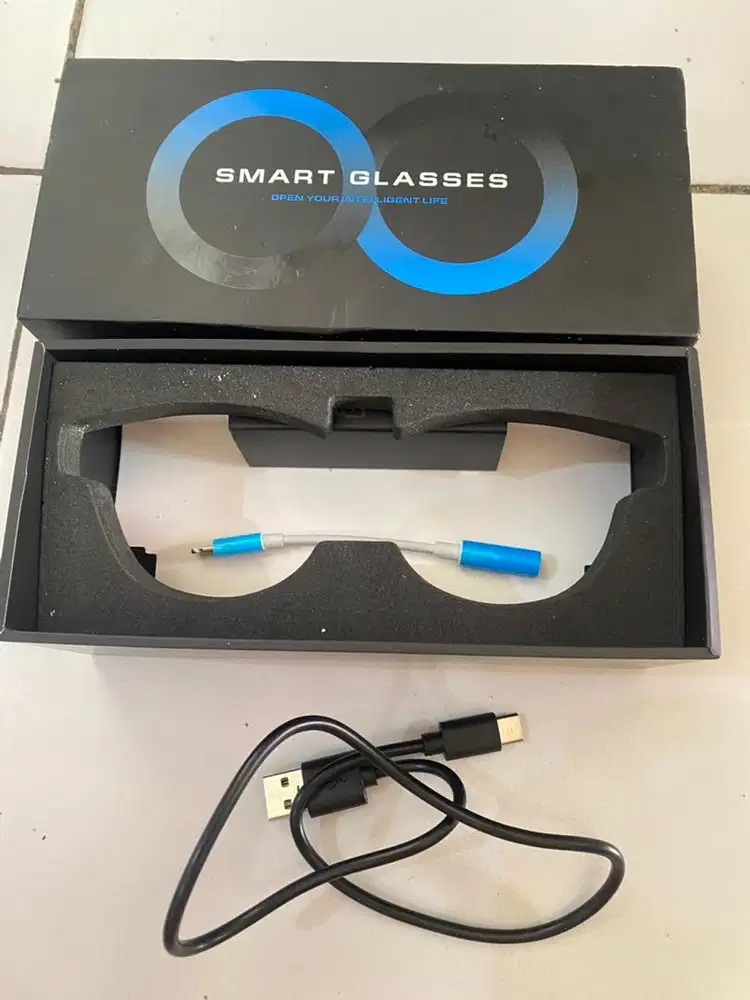 Smart glasses (kacamata canggih)