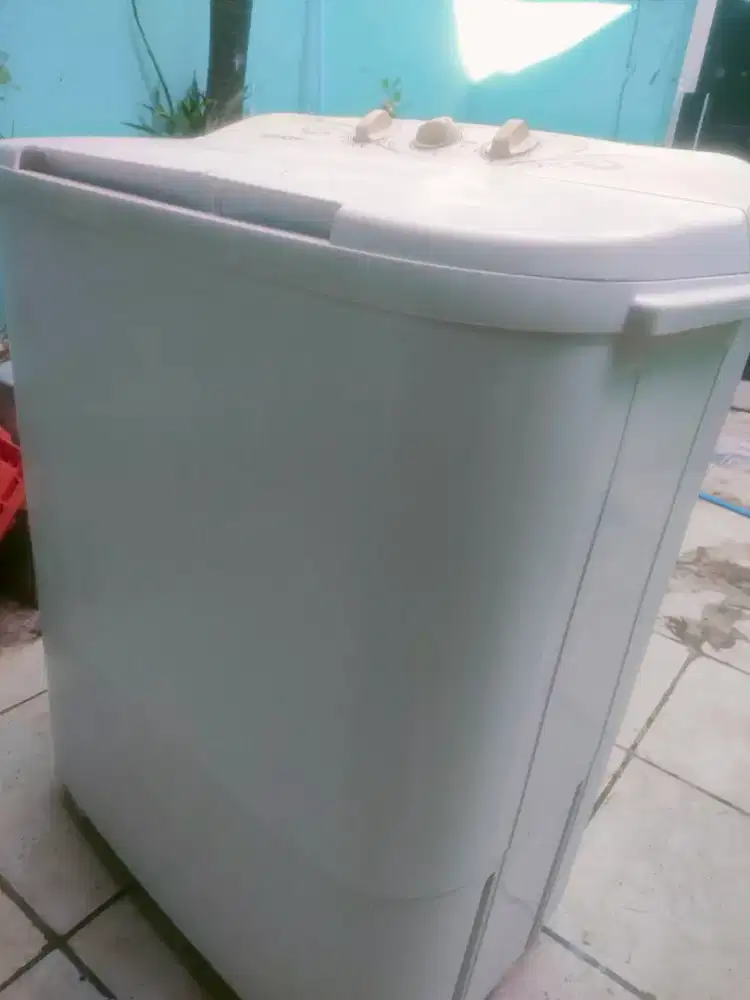 Jual mesin cuci sharp 7 kg normal dan masih ori blum servicean