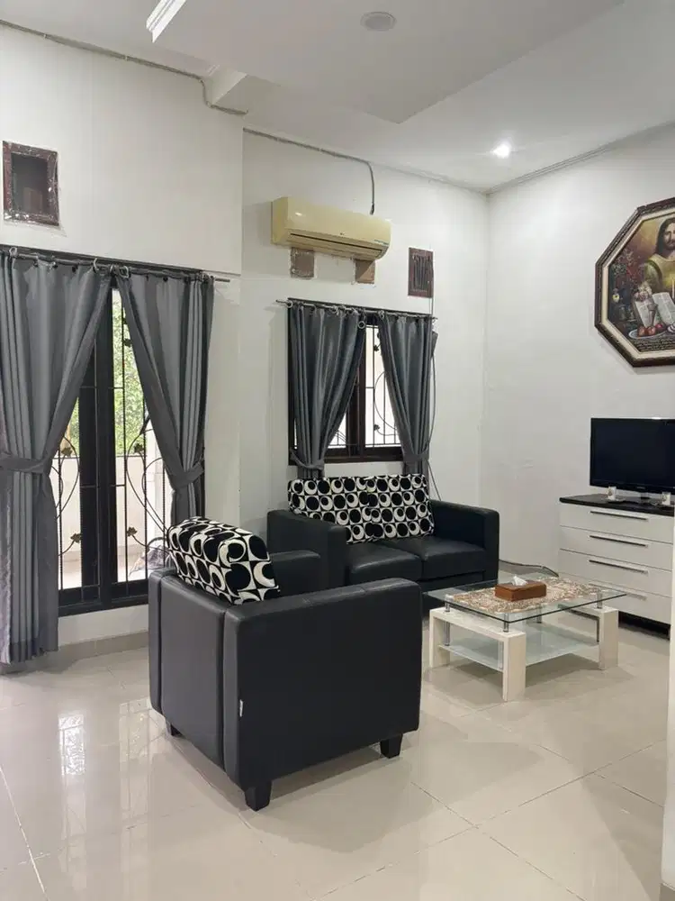 Rumah furniture di taman griya