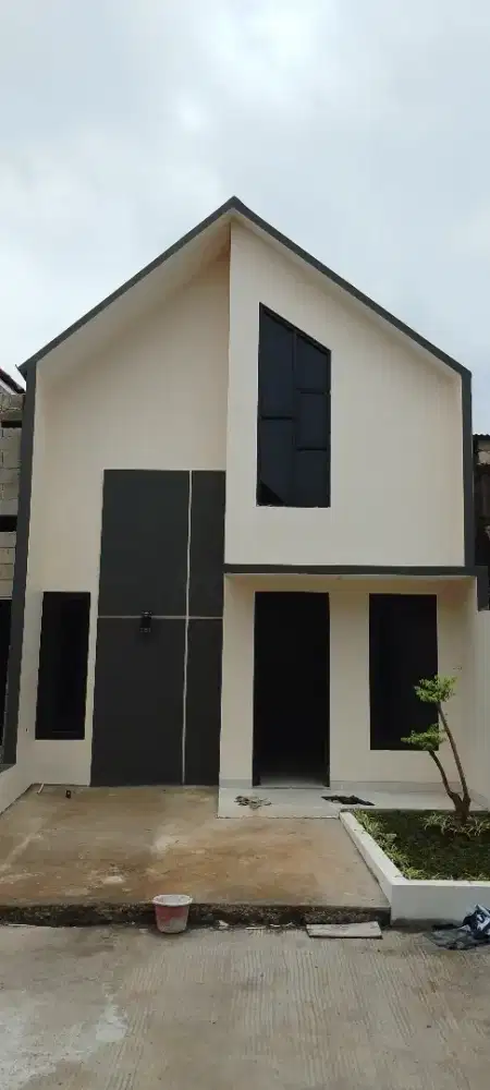 Rumah megah dekat stasiun Depok lama