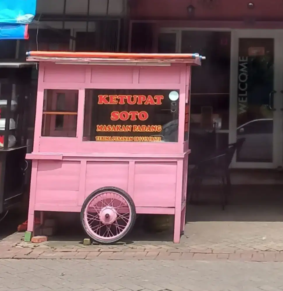 Dibutuhkan Karyawan Perempuan