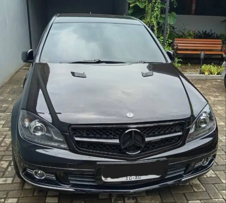 Marcedes Benz C200 CGI 2011 Hitam Metalic Facelift