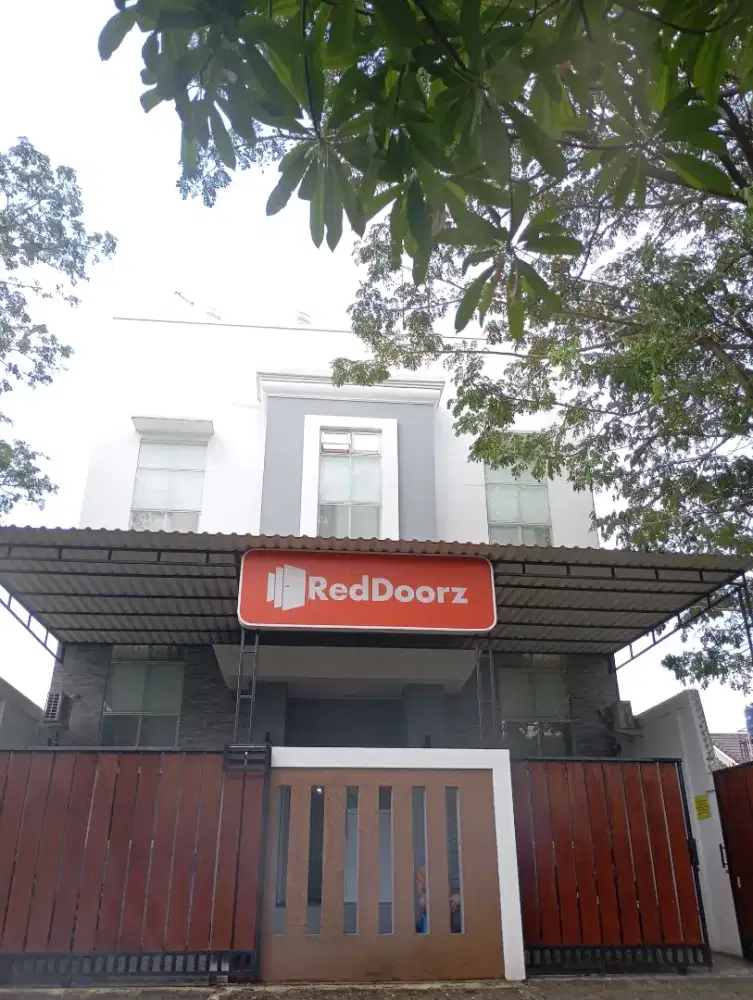 RedDoorz near Kawasan Bandara Ahmad Yani 2