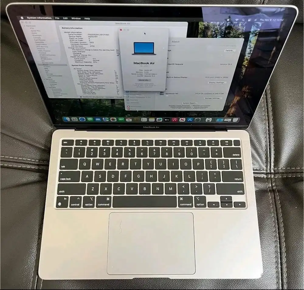 Macbook Air M1 chip 256 pemakaian pribadi silver.