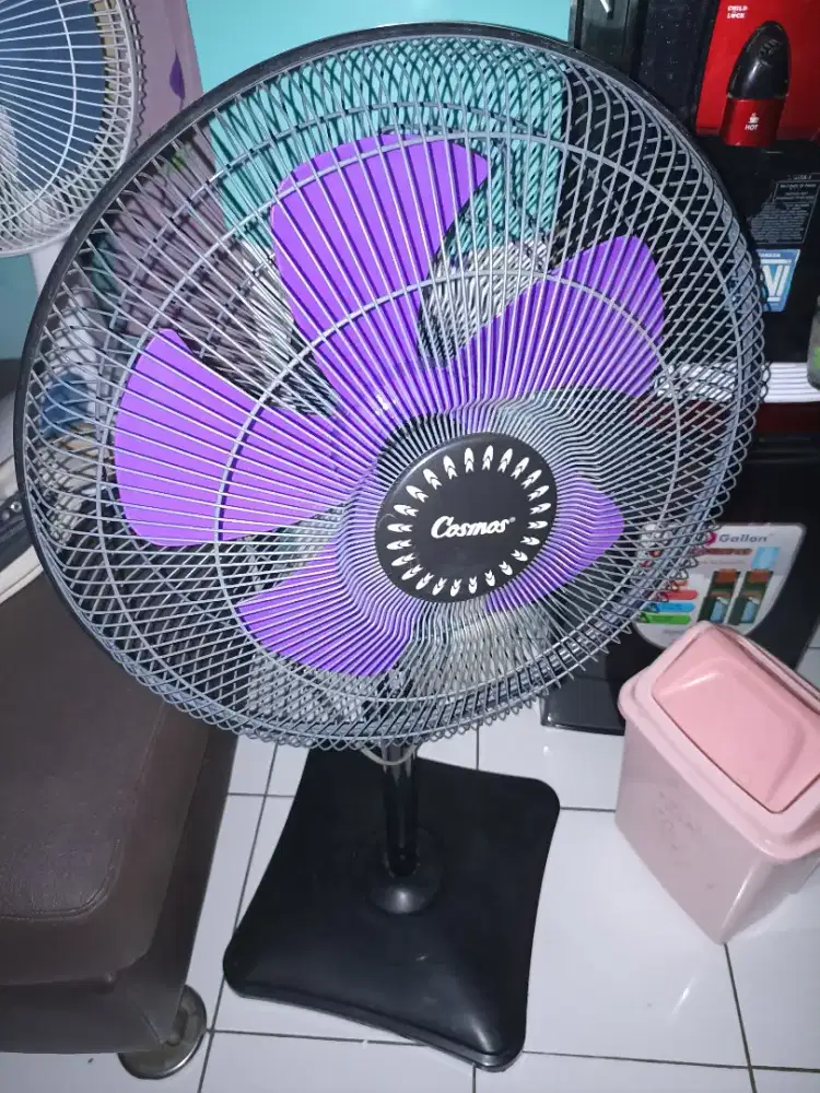 Kipas angin standing COSMOS 16 inci normal kuenceng