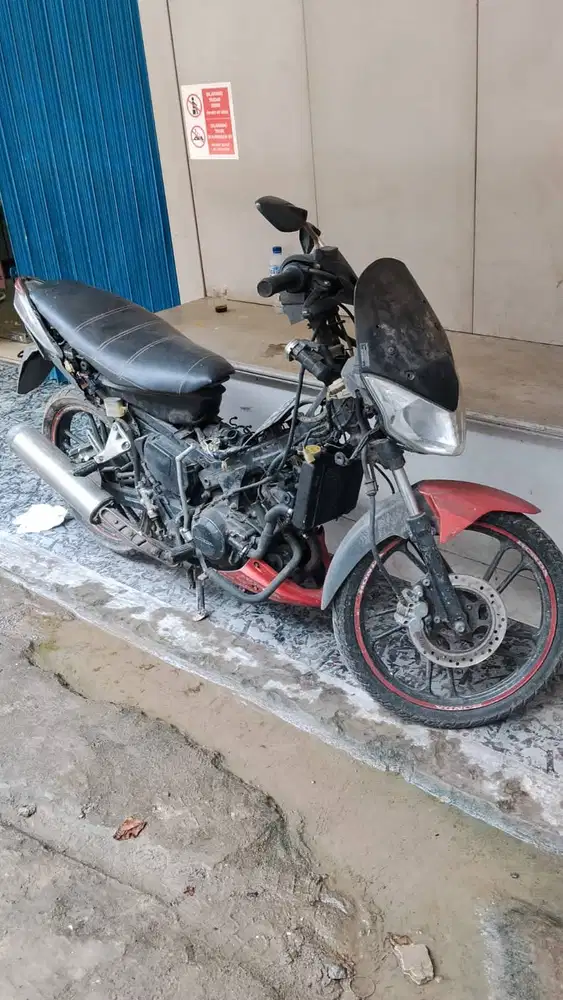 Motor bekas CS1 2008