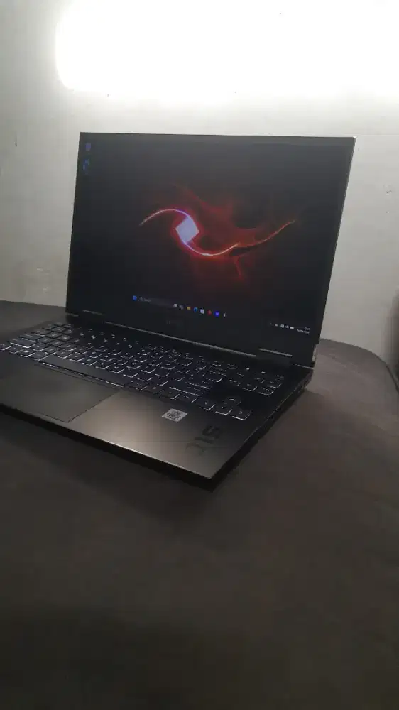 Hp omen Core i7 10750H , ram 16 gb ,RTX 2060,SSD 512 .