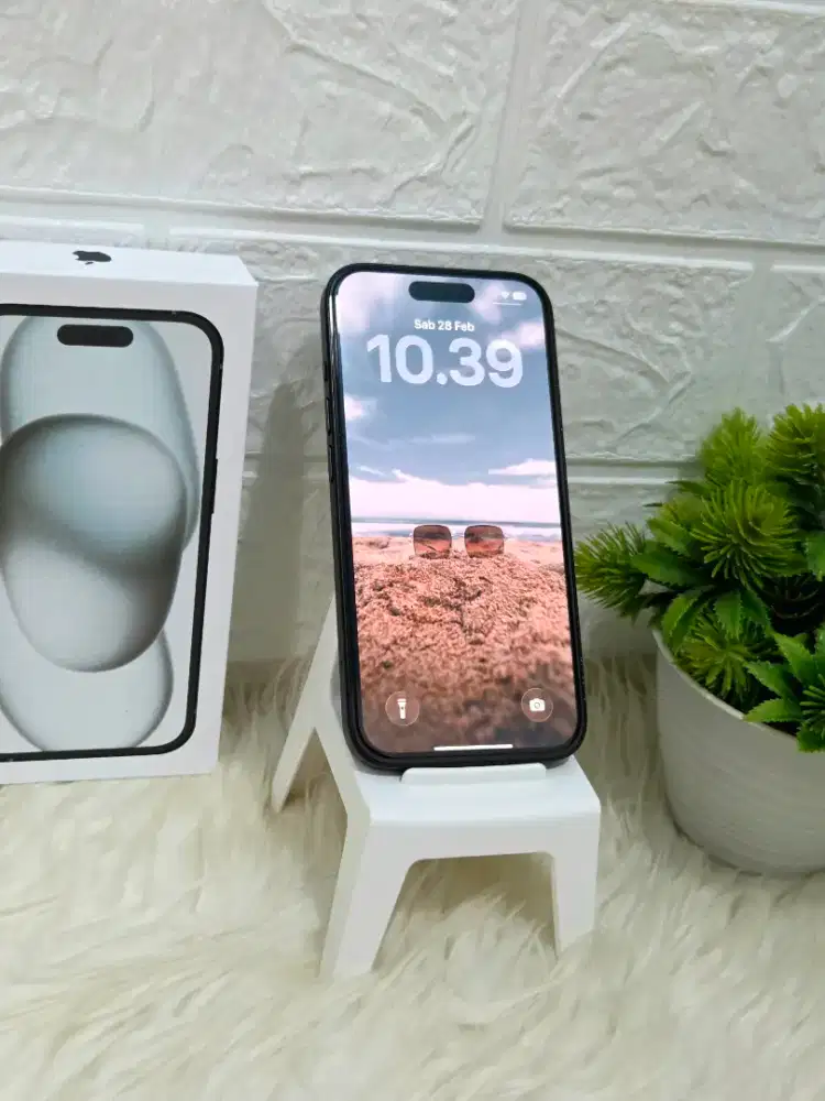 IPhone 15 Hitam Resmi Indo 128Gb Terpercaya