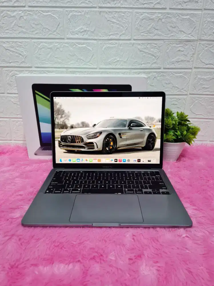 Macbook Pro M1 TouchBar 256Gb Fullset Bagus