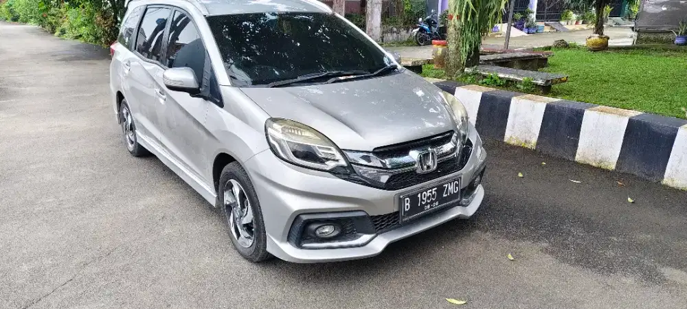 Honda Mobilio RS CVT