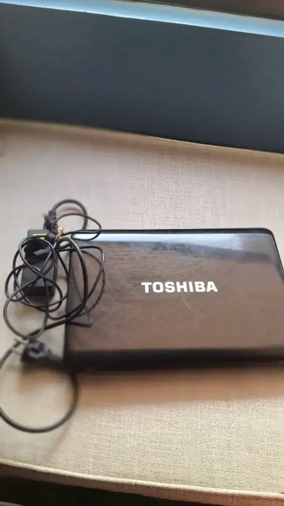 Lap Top Toshiba L740
