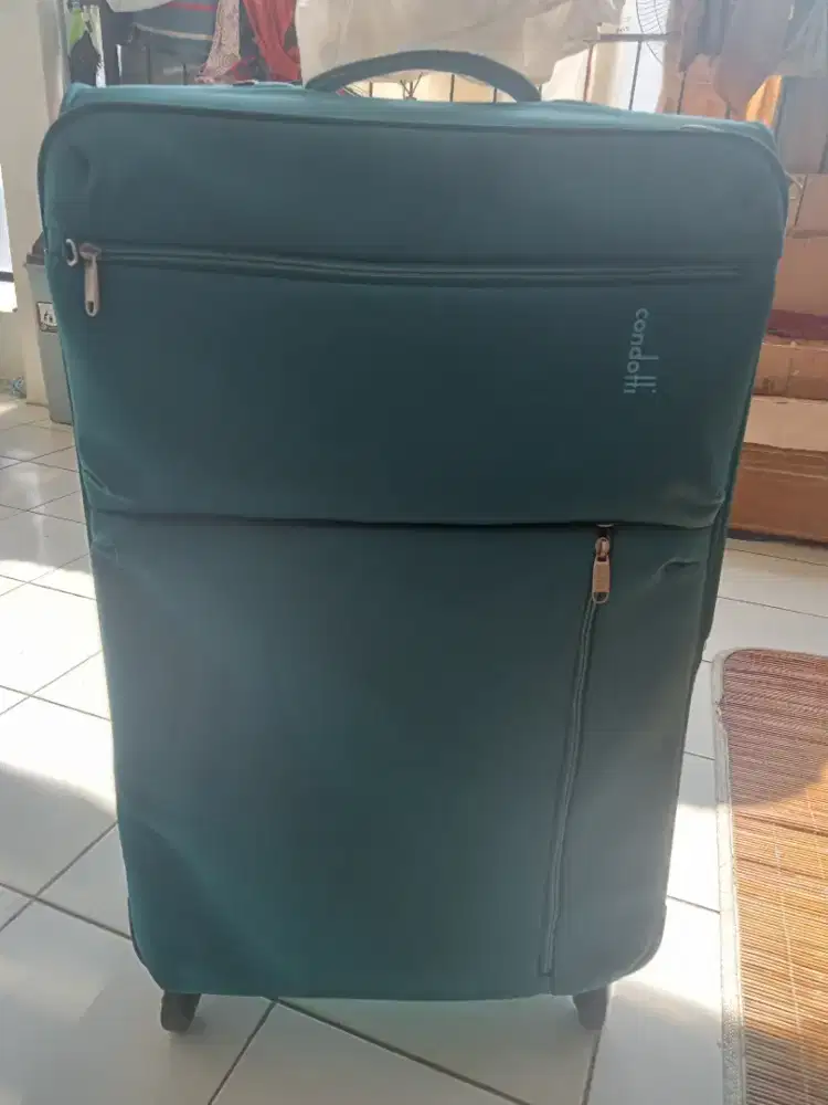 Koper baru sekali pakai