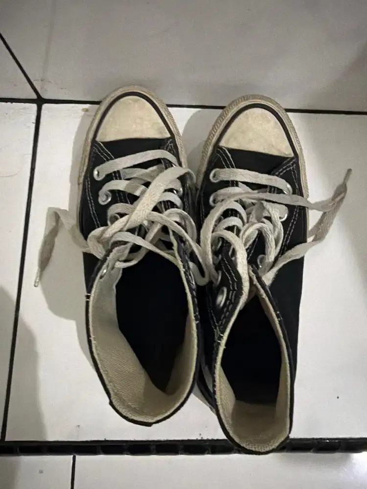 Sepatu converse