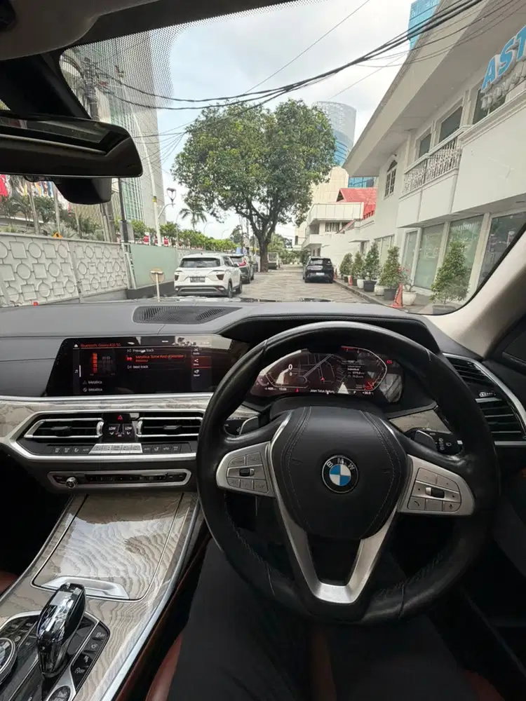 BMW X7 2021 Bensin