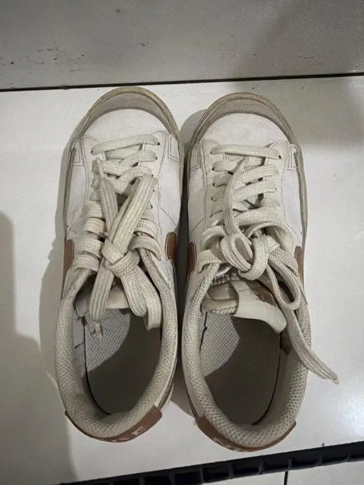 Sepatu nike bekas