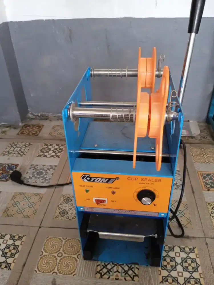 Alat press cup minuman