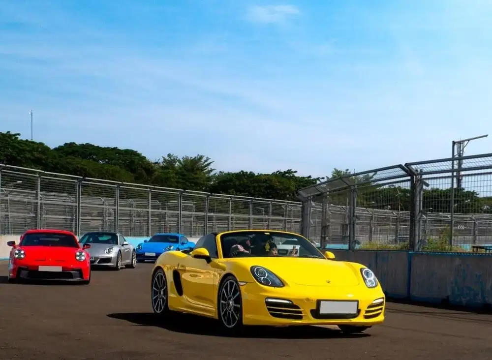 Porsche Boxster Carbriolet 981 yellow 2.7PDK Velg Carrera Sport Chrono