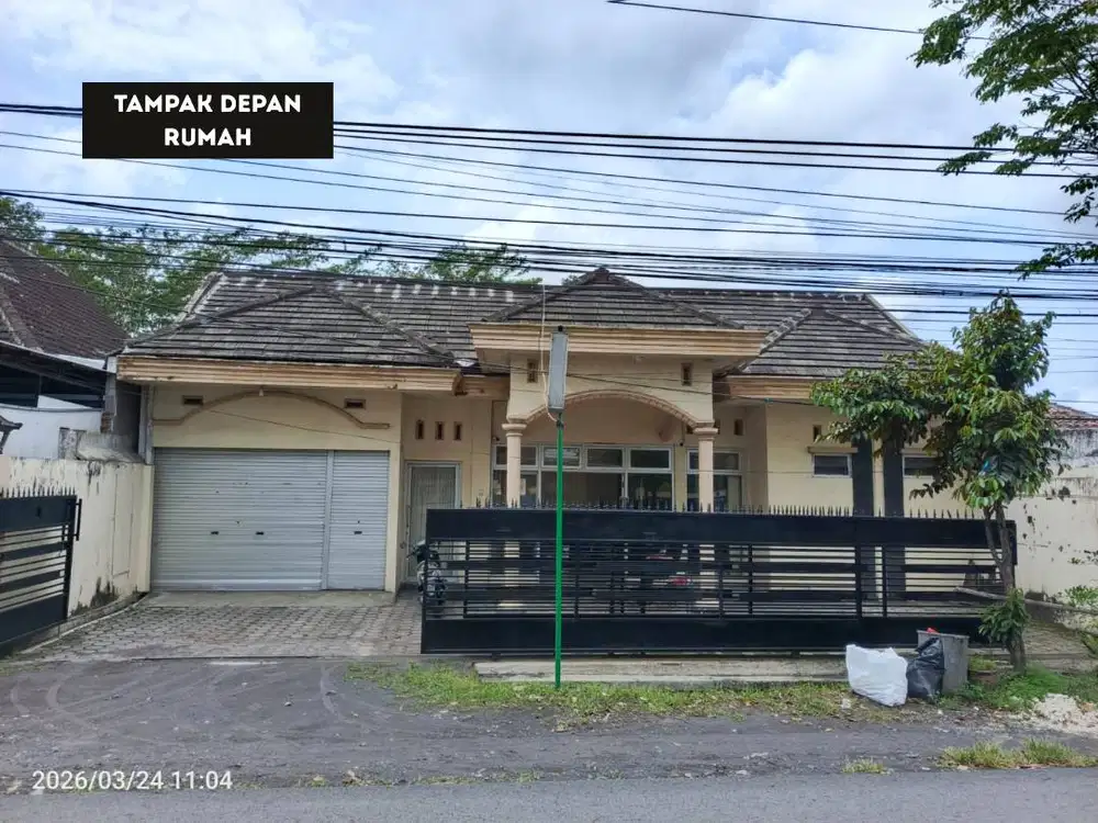 Dijual Rumah Luas 384m² SHM, Ada Inner Courtyard & Ruang Usaha