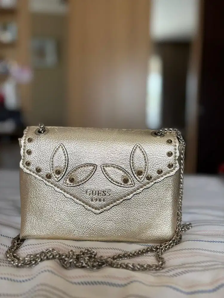 DIJUAL Guess Flap Chain Bag Warna Gold