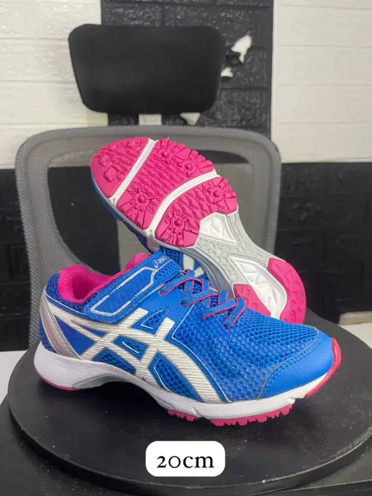 Sepatu anak asics pushbike running