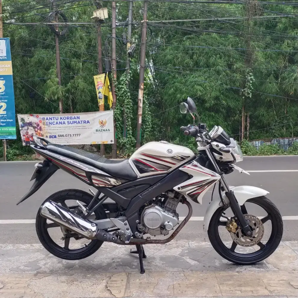 Yamaha Vixion OLD 2011 Mesin Aluss Lengkap Bagus