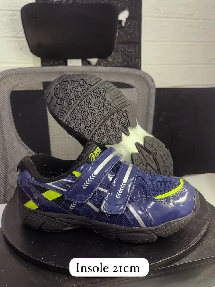 Sepatu anak asics pushbike running