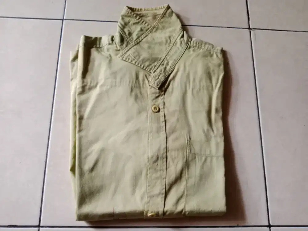 Baju hem warna hijau