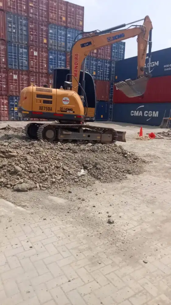 Dumptruck index 7m³  vibro 12 ton tandem roller 4-6 ton