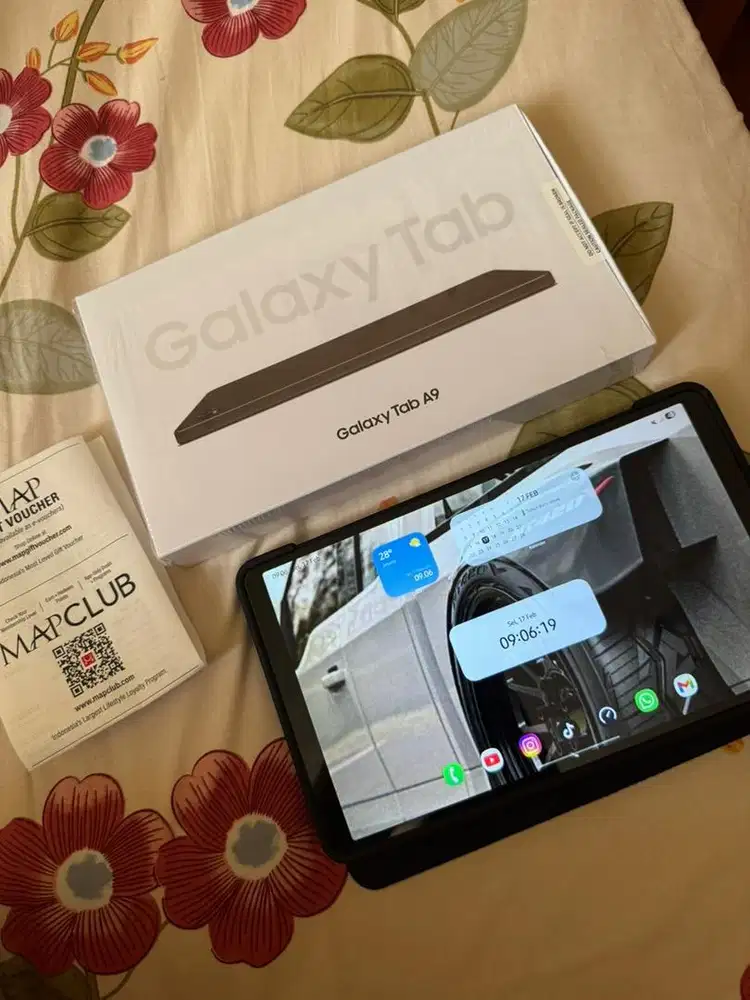 Samsung galaxy tab A9 4G LTE like new