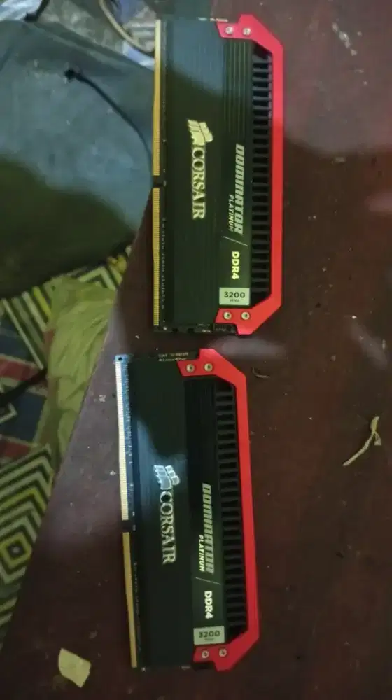 RAM CORSAIR DOMINATOR 2X4GB