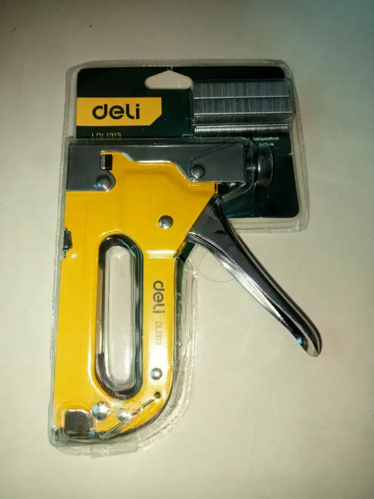 Steples tembak 3 in 1 deli