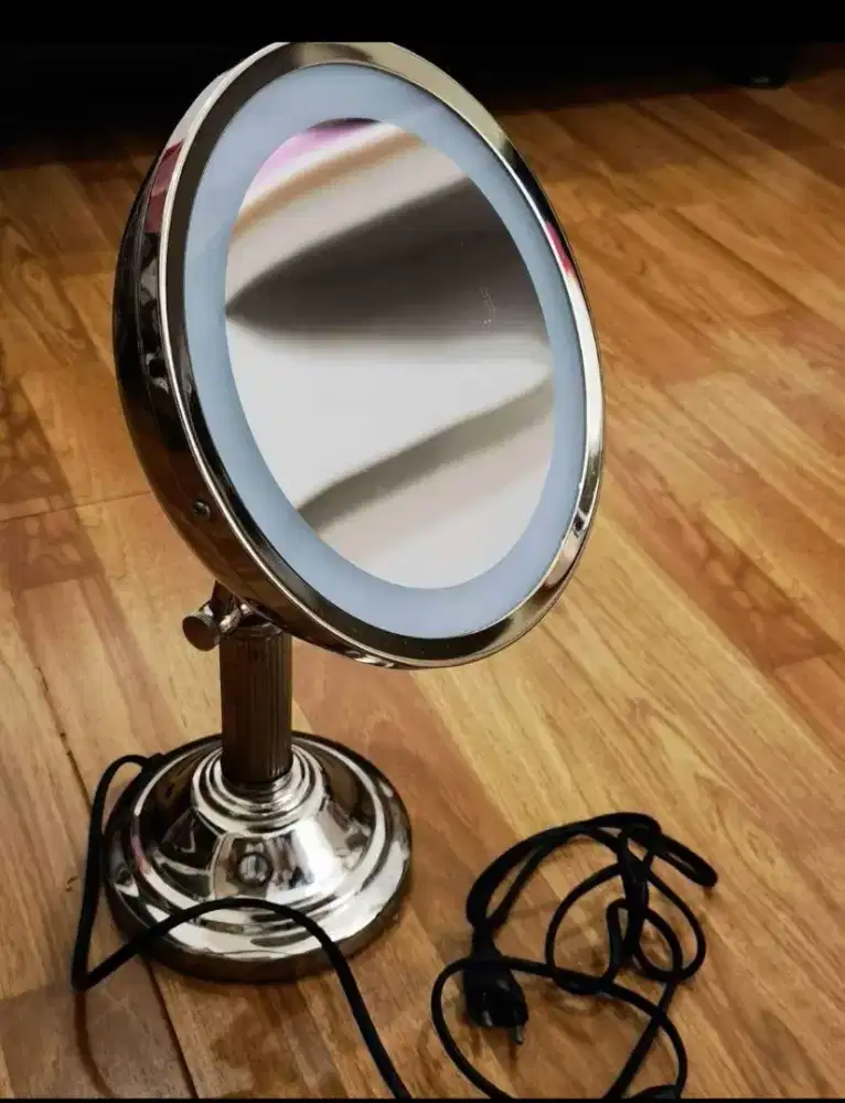 Cermin make up 22 cm