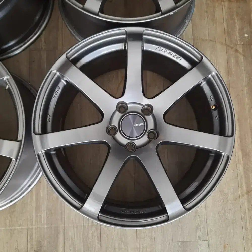 Velg Original Jepang Enkei PF07 R18 5x114 termasuk ban michelin