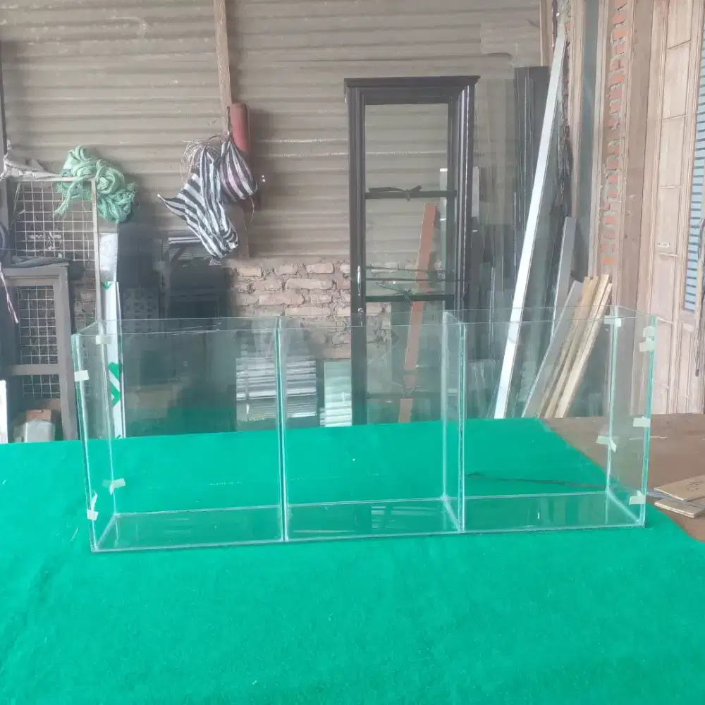 Etalase untuk jualan