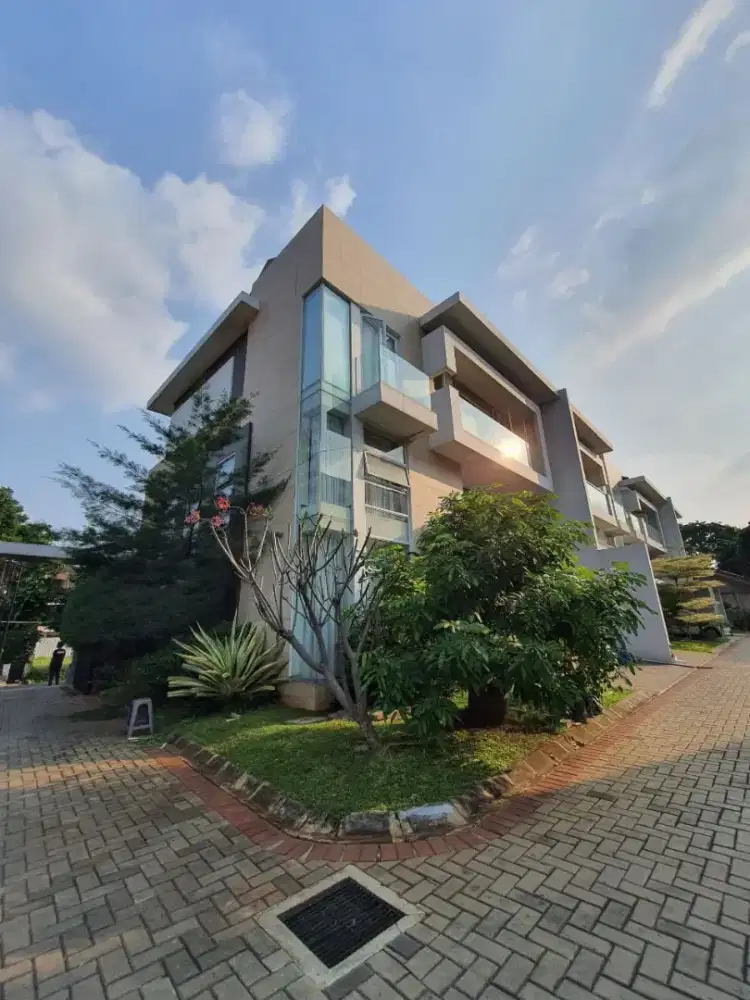 Dijual rumah di Pasar Minggu (Simatupang)