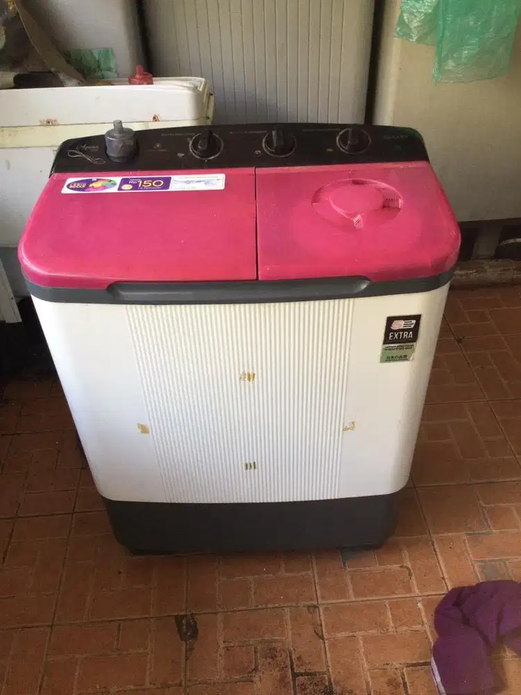 Mesin cuci 2 tabung merk SANKEN