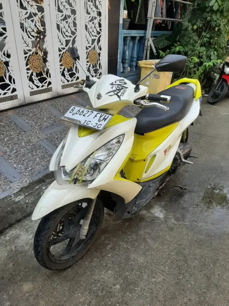 Suzuki Skydrive 2010 ss lengkap mesin bagus stater tokcer, Bekasi Kab