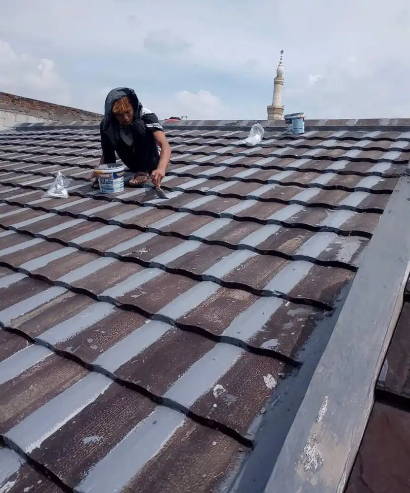 perbaikan atap bocor