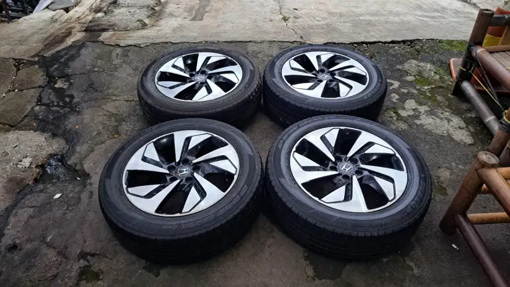 Velg dan ban r18 crv turbo oiginal honda crv