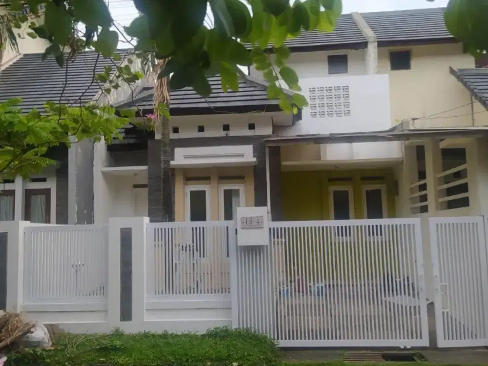 Rumah di Komplek Buah Batu Regency  Kota Bandung. jarang ada