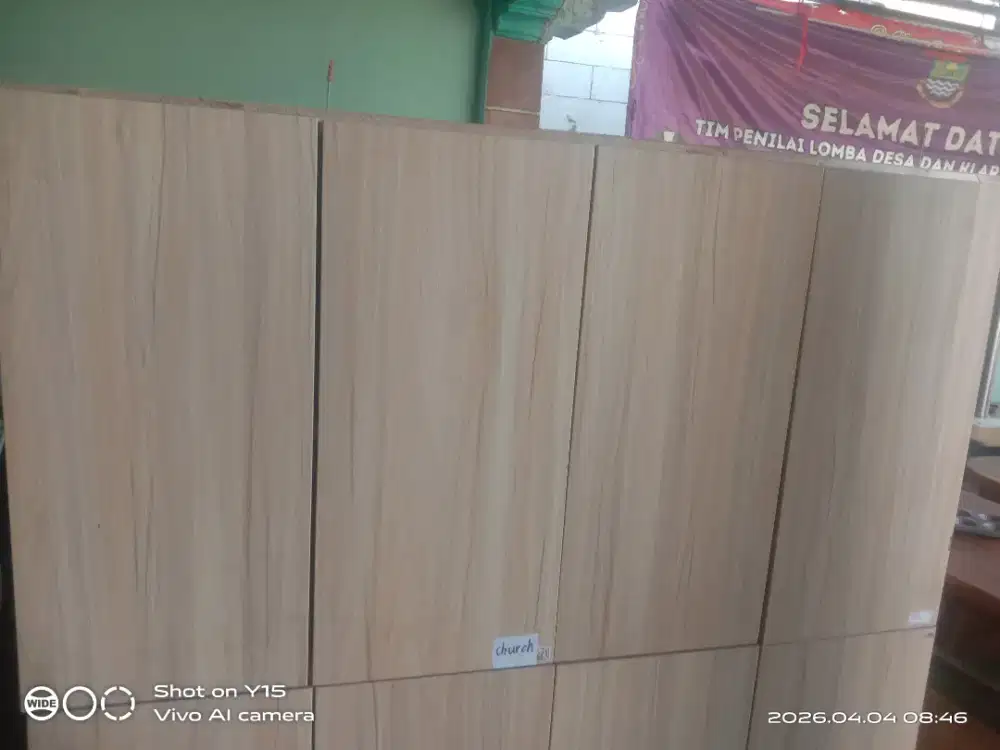 Jual cepat khitcen set gantung empat pintu masih bagus