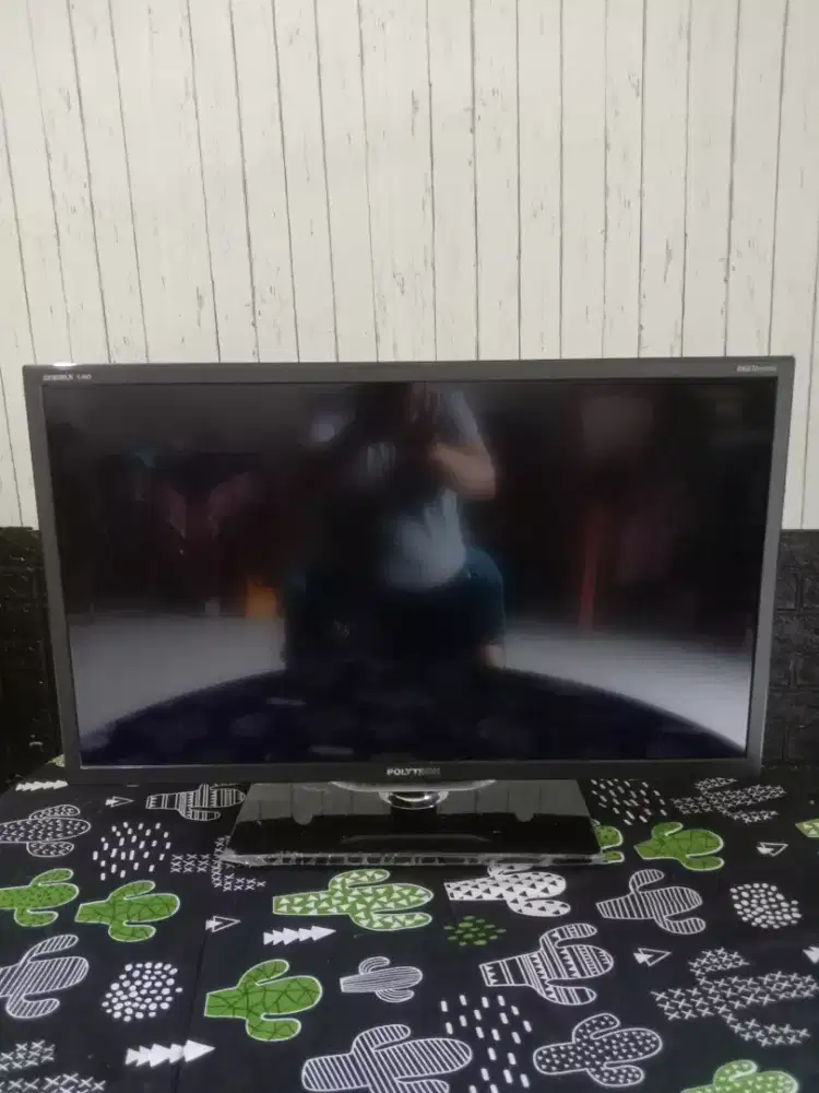 Tv Polytron 32 inch kondisi mati