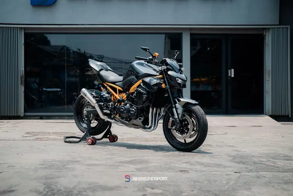 KAWASAKI Z 900 GREY NEW GEN 2025