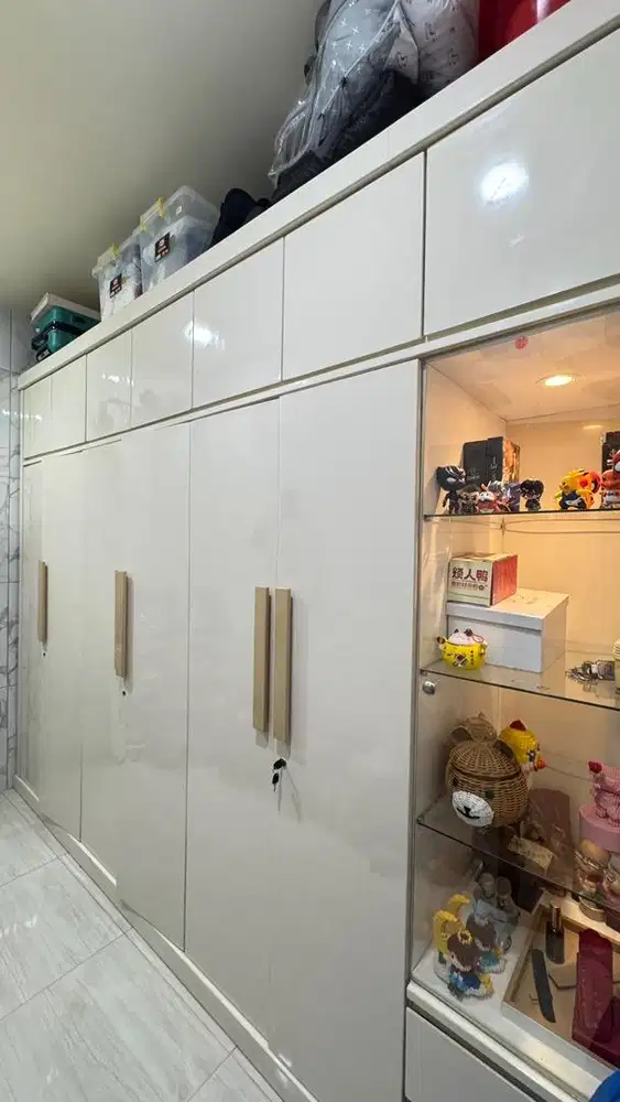 Lemari baju bekas tempahan