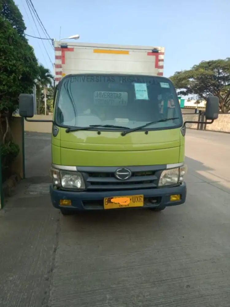 TRUK HINO ANGKUTAN BARANG PLAT KUNING BEBAS GANJIL GENAP