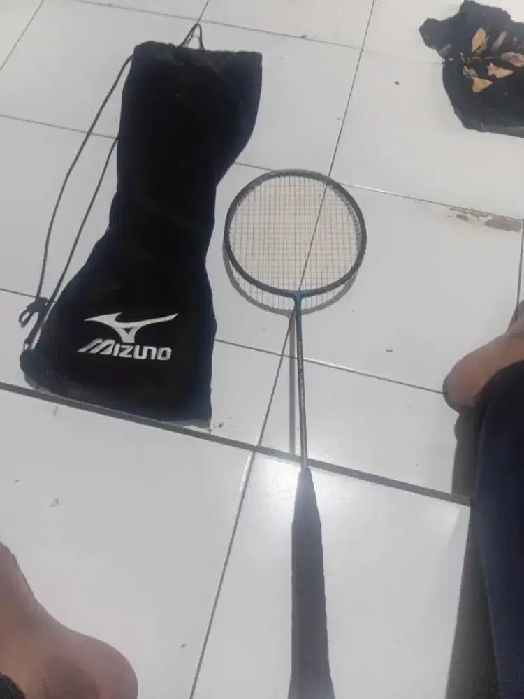 Raket badminton seken