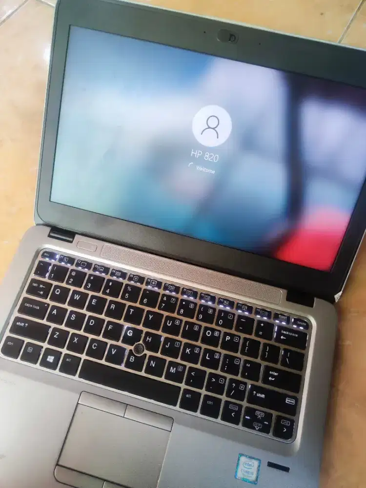 LAPTOP HP 820 G3 Intel i5 8/250gb