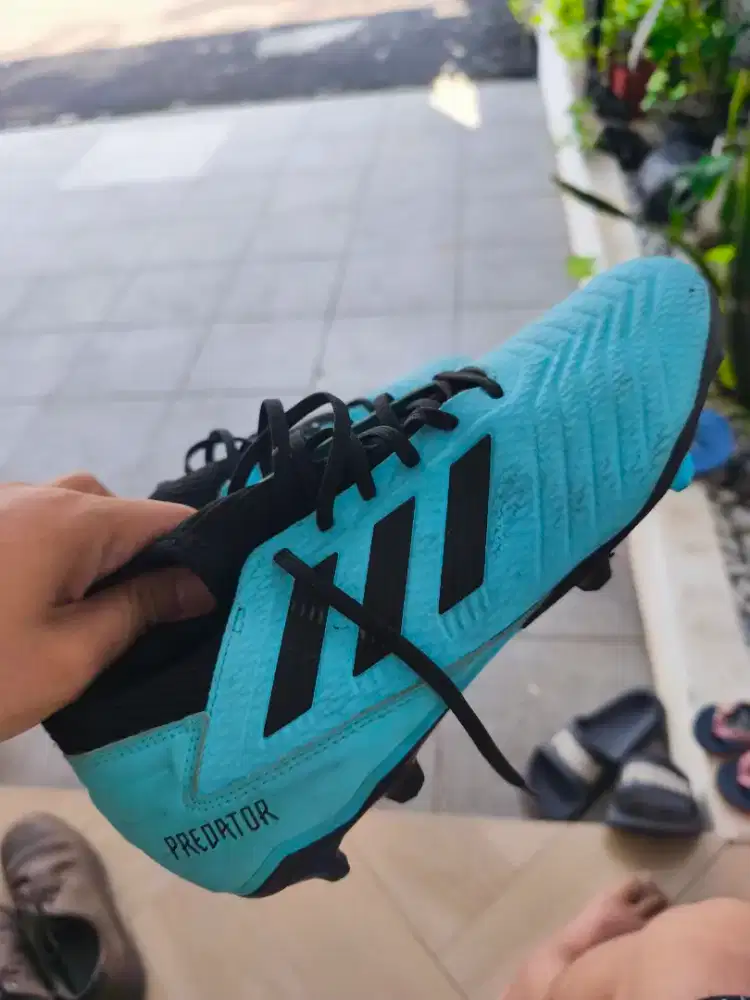 Preloved Sepatu Sepakbola Adidas Predator Biru 46 /11 1/2