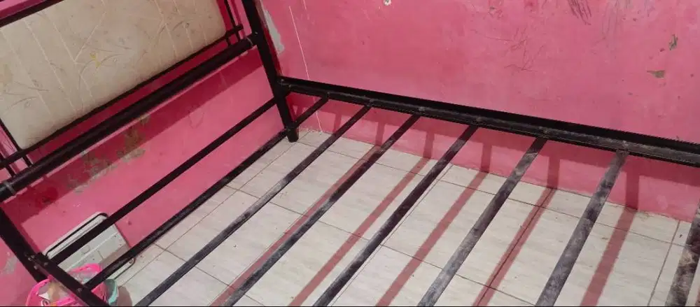 Jual ranjang besi bekas